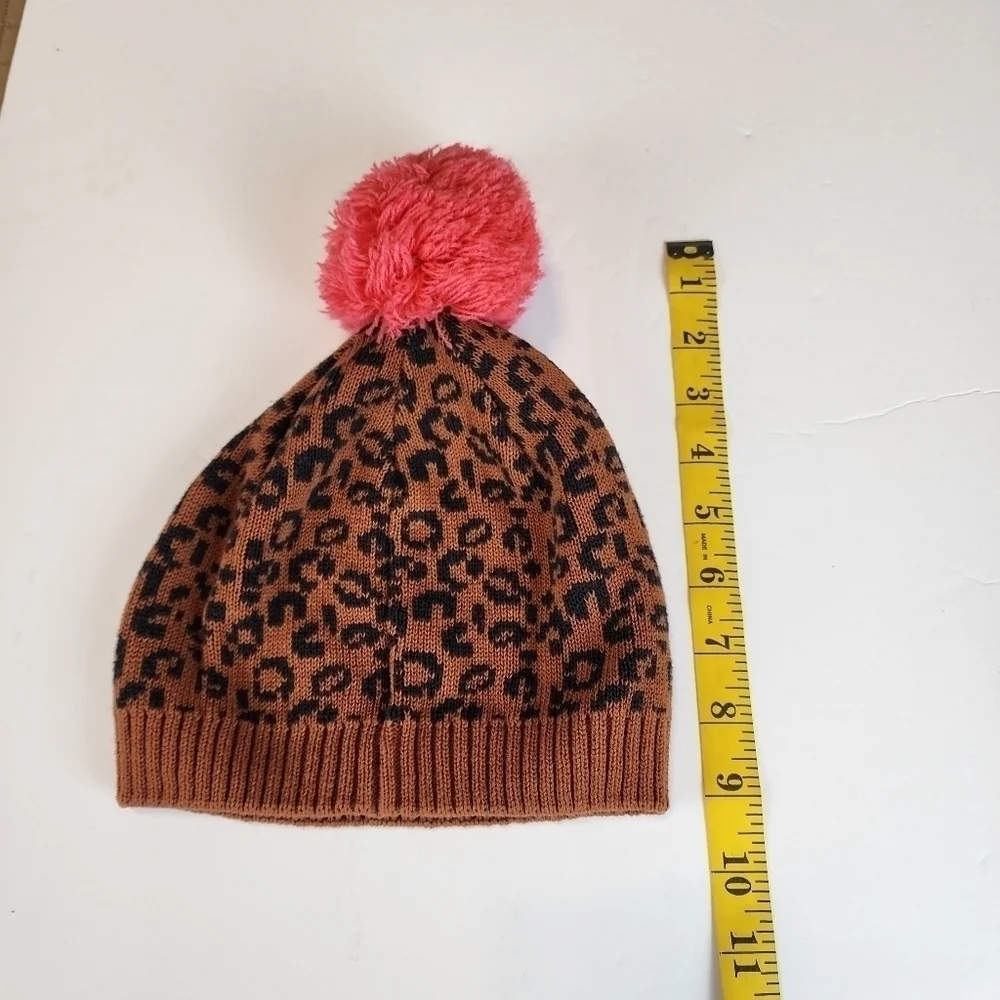 Hanna Andersson sz M hat Animal print pom pom